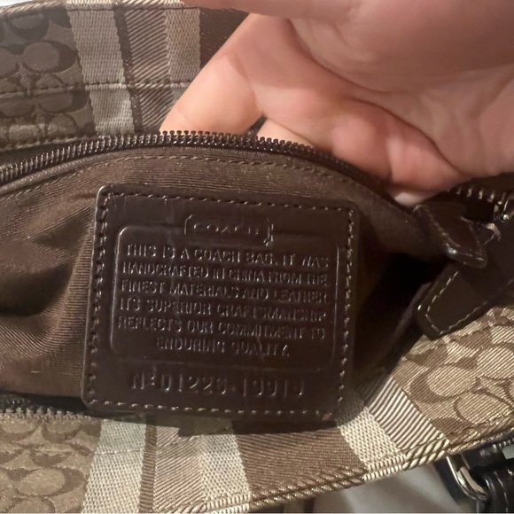 Coach Handbag with a free wallet - Picture 3 of 10